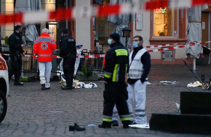 Πέντε οι νεκροί από την επίθεση με αυτοκίνητο στη Γερμανία - Βρέφος εννέα μηνών ανάμεσα στα θύματα 